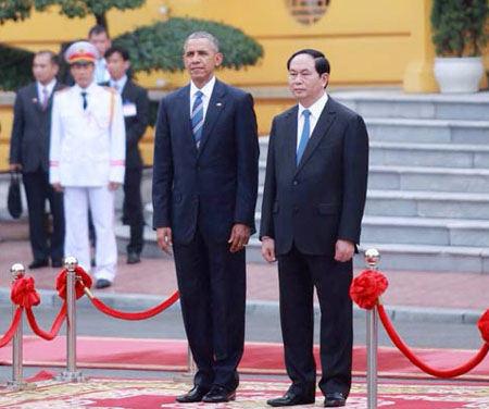 Chủ tịch nước Trần Đại Quang chủ trì lễ đón và hội đàm với Tổng thống Barack Obama trong sáng ngày 23-5.